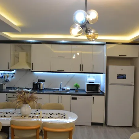 Lejlighed Fethiyede Evinizdeki Rahatligin Adresi 4 1 Salon 8 Yatak 2 Banyo Ihtiyaciniz Olan Tuem Esyalar Vardir