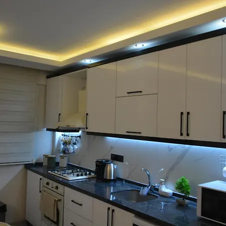 Fethiyede Evinizdeki Rahatligin Adresi 4 1 Salon 8 Yatak 2 Banyo Ihtiyaciniz Olan Tuem Esyalar Vardir Lejlighed *