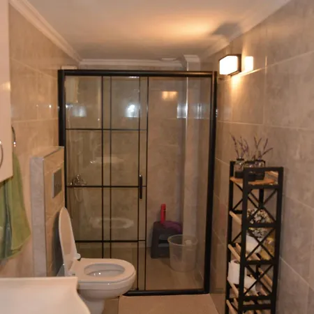 Fethiyede Evinizdeki Rahatligin Adresi 4 1 Salon 8 Yatak 2 Banyo Ihtiyaciniz Olan Tuem Esyalar Vardir Lejlighed
