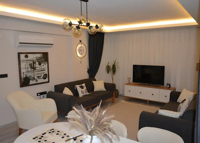 Fethiyede Evinizdeki Rahatligin Adresi 4 1 Salon 8 Yatak 2 Banyo Ihtiyaciniz Olan Tuem Esyalar Vardir * Fethiye