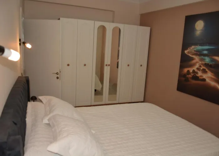 Fethiyede Evinizdeki Rahatligin Adresi 4 1 Salon 8 Yatak 2 Banyo Ihtiyaciniz Olan Tuem Esyalar Vardir * Fethiye
