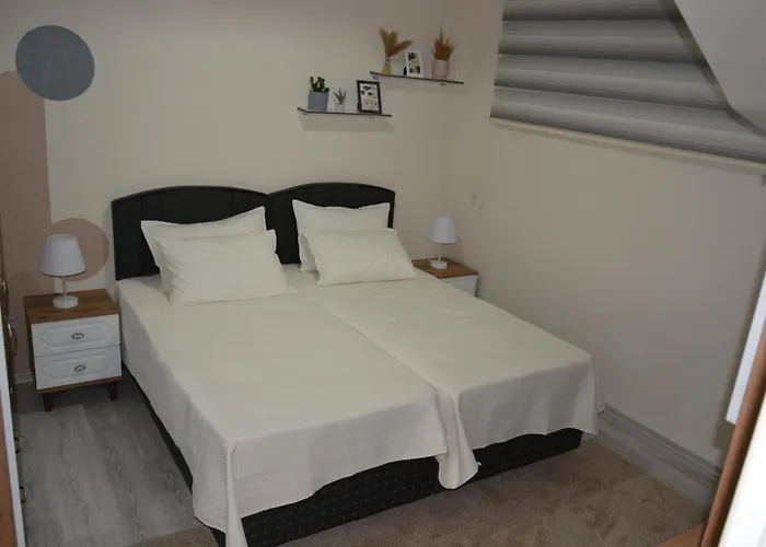 Apartment Fethiyede Evinizdeki Rahatligin Adresi 4 1 Salon 8 Yatak 2 Banyo Ihtiyaciniz Olan Tuem Esyalar Vardir Fethiye