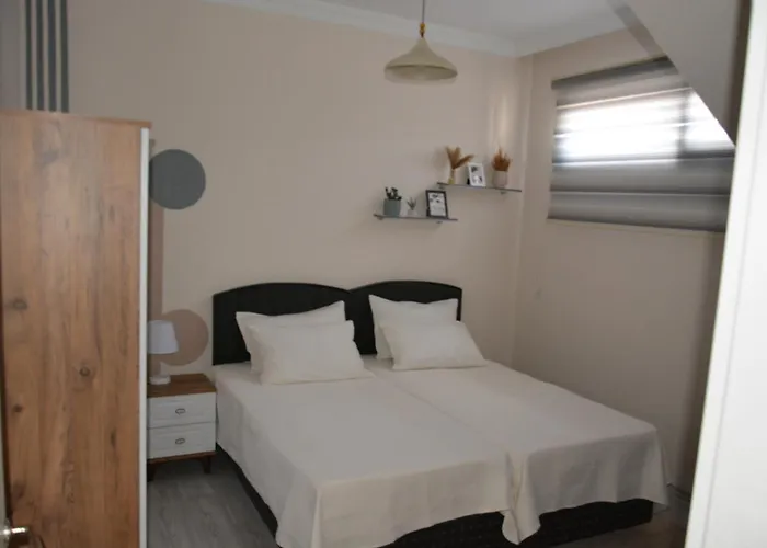 Fethiyede Evinizdeki Rahatligin Adresi 4 1 Salon 8 Yatak 2 Banyo Ihtiyaciniz Olan Tuem Esyalar Vardir Apartment *