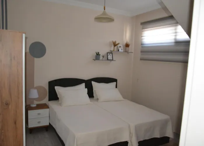Fethiyede Evinizdeki Rahatligin Adresi 4 1 Salon 8 Yatak 2 Banyo Ihtiyaciniz Olan Tuem Esyalar Vardir Apartment
