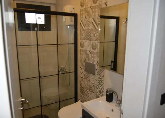 Fethiyede Evinizdeki Rahatligin Adresi 4 1 Salon 8 Yatak 2 Banyo Ihtiyaciniz Olan Tuem Esyalar Vardir *