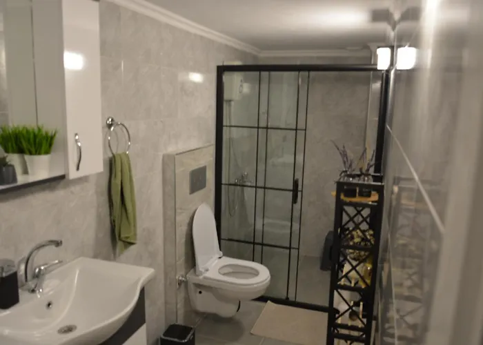 Fethiyede Evinizdeki Rahatligin Adresi 4 1 Salon 8 Yatak 2 Banyo Ihtiyaciniz Olan Tuem Esyalar Vardir *