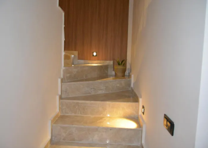 Fethiyede Evinizdeki Rahatligin Adresi 4 1 Salon 8 Yatak 2 Banyo Ihtiyaciniz Olan Tuem Esyalar Vardir