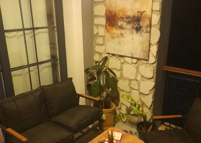 Fethiyede Evinizdeki Rahatligin Adresi 4 1 Salon 8 Yatak 2 Banyo Ihtiyaciniz Olan Tuem Esyalar Vardir *