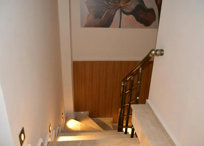 Fethiyede Evinizdeki Rahatligin Adresi 4 1 Salon 8 Yatak 2 Banyo Ihtiyaciniz Olan Tuem Esyalar Vardir