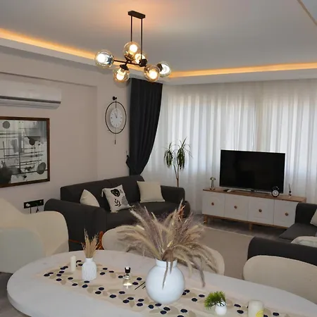 Fethiyede Evinizdeki Rahatligin Adresi 4 1 Salon 8 Yatak 2 Banyo Ihtiyaciniz Olan Tuem Esyalar Vardir Διαμέρισμα